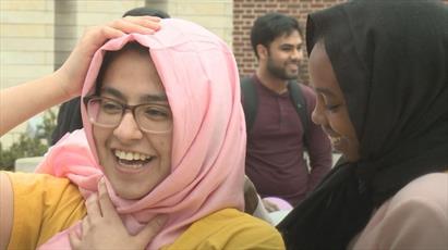 برگزاری مراسم «حجاب بگذارید» در دانشگاه آیوا و استقبال غیرمسلمانان