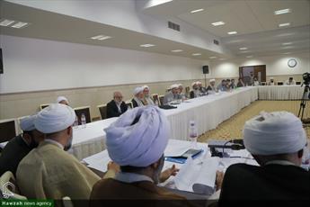 آموزه های مورد نیاز زندگی بشر در مکتب شیعه نهفته است