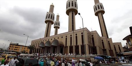 کشیش نیجریه ای برای پروژه مسجدسازی به مسلمانان   کمک کرد