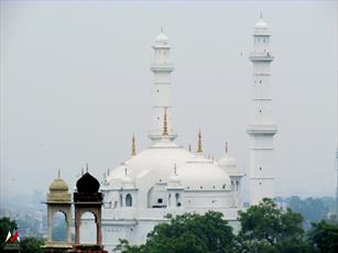 اعلام نصب مجسمه الهه هندو در کنار مسجد خشم مسلمانان را برانگیخت