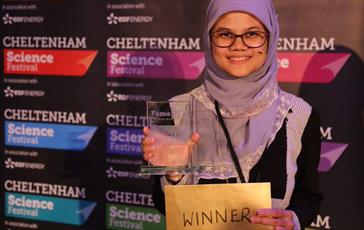 زیست شناس مسلمان، جایزه نخست رقابت بین المللی عملی را به خود اختصاص داد