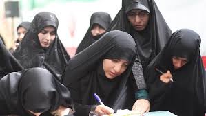 پذیرش ۷۰ طلبه خواهر  در مدرسه فاطمیه (س) خرم آباد