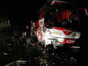 راولپنڈی پاکستان میں مسافر بس حادثے کا شکار، 13 افراد جاں بحق اور متعدد زخمی