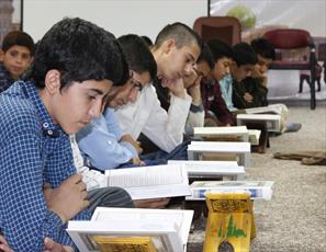 برگزاری محفل انس با قرآن کریم در مدرسه علمیه قروه