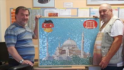 هنرمند ایتالیایی هدیه ویژه ای به مسجدی در آلمان اهداء کرد