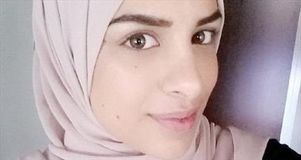 زن مسلمان سوئدی که با نامحرم دست نداد، صدها پیام تهدید آمیز دریافت کرد