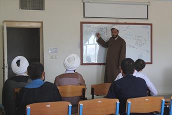 كارگاه جريان شناسی فِرق نوظهور در حوزه علمیه بناب برگزار شد