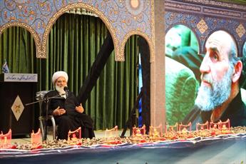 نهال مقاومت با خون شهدای انقلاب اسلامی به درختی تنومند تبدیل شده است