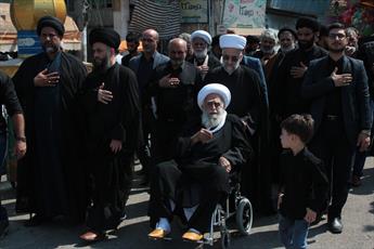 پیاده روی آیت الله نظری خادم الشریعه در سومین روز شهادت امام حسین(ع)+ عکس