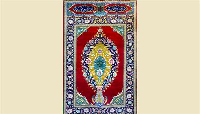 موزه امام حسین(ع) از قالیچه نادر ایرانی که در قتلگاه قرارداشت رونمایی کرد+عکس