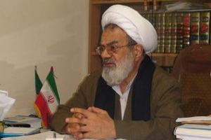 امام جمعه خمینی شهر: مشروعیت الهی و مردمی در انقلاب اسلامی جمع شده است