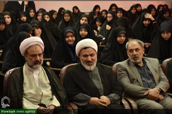 تصاویری از سفر مدیر حوزه های علمیه خواهران به یزد