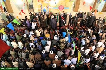 تصاویر/ جشن تلبس طلاب مدرسه علمیه امام خامنه‌ای اهواز
