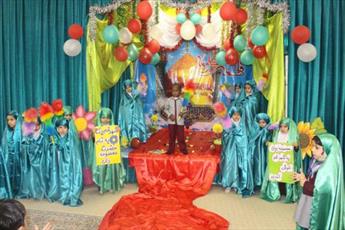 استقبال نمادین کودکان مهد از ورود حضرت معصومه(س) به قم
