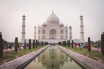 حوزہ علمیہ قم کے وفد کا سفر ہندوستان