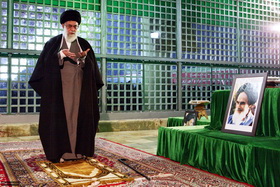 تصاویر حضور رهبر معظم انقلاب در حرم امام خمینی (ره) و مزار شهدا